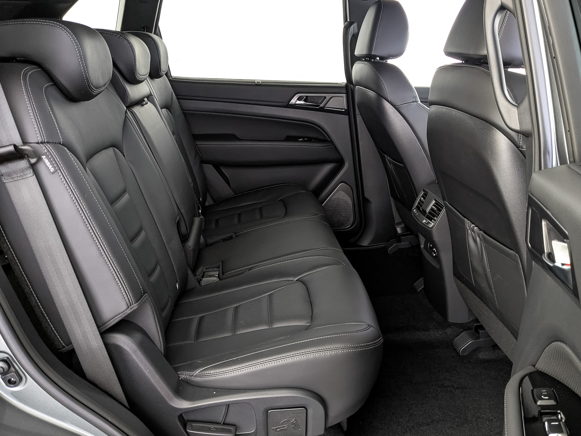 Фото KGM Rexton Icon 2.0T/225 6AT 4WD