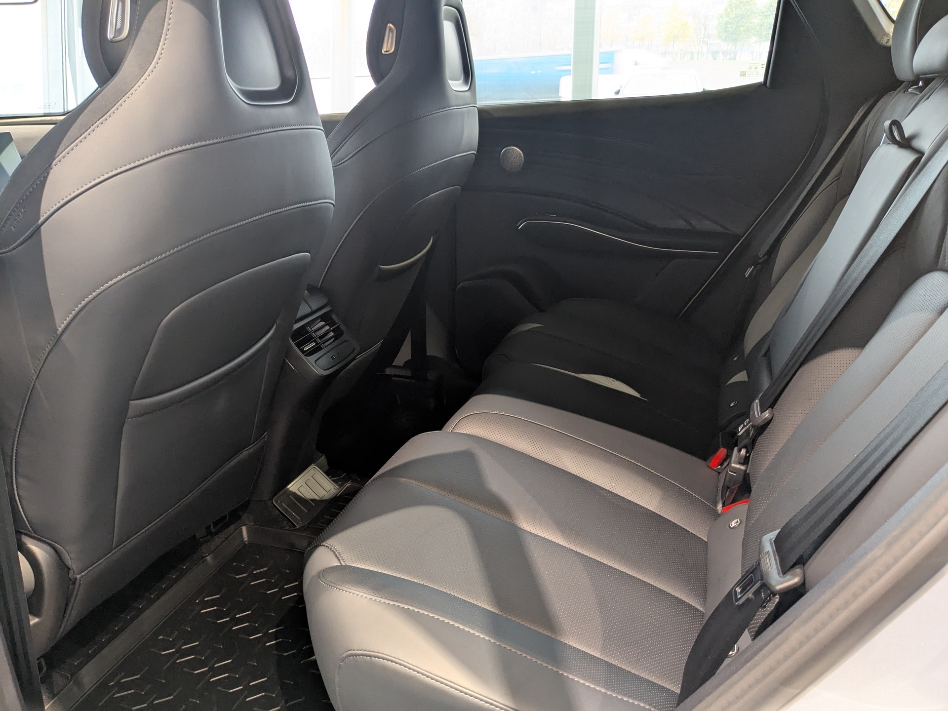 Фото Omoda C7 Актив 1.6T/150 7RT 2WD