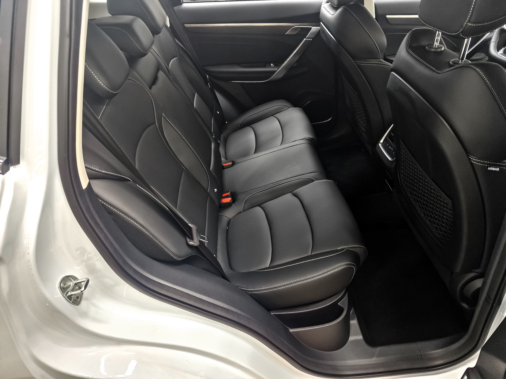 Фото Belgee X70 FL Style 1.5T/150 7RT 4WD