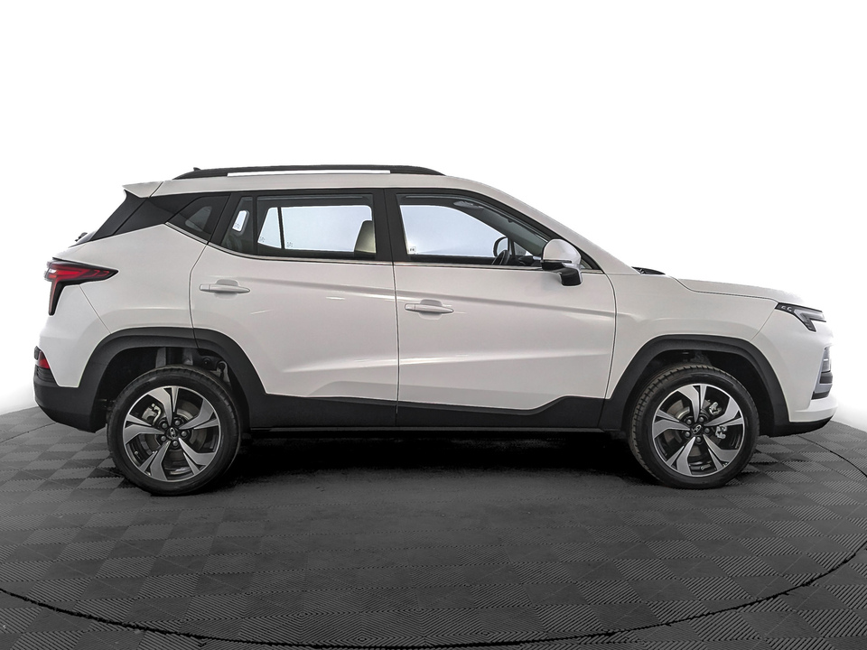 Москвич 3 Стандарт Плюс 1.5T/136 CVT 5D
