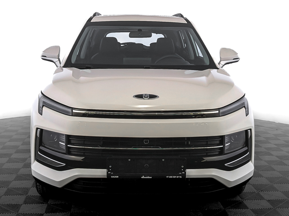 Москвич 3 Стандарт Плюс 1.5T/136 CVT 5D