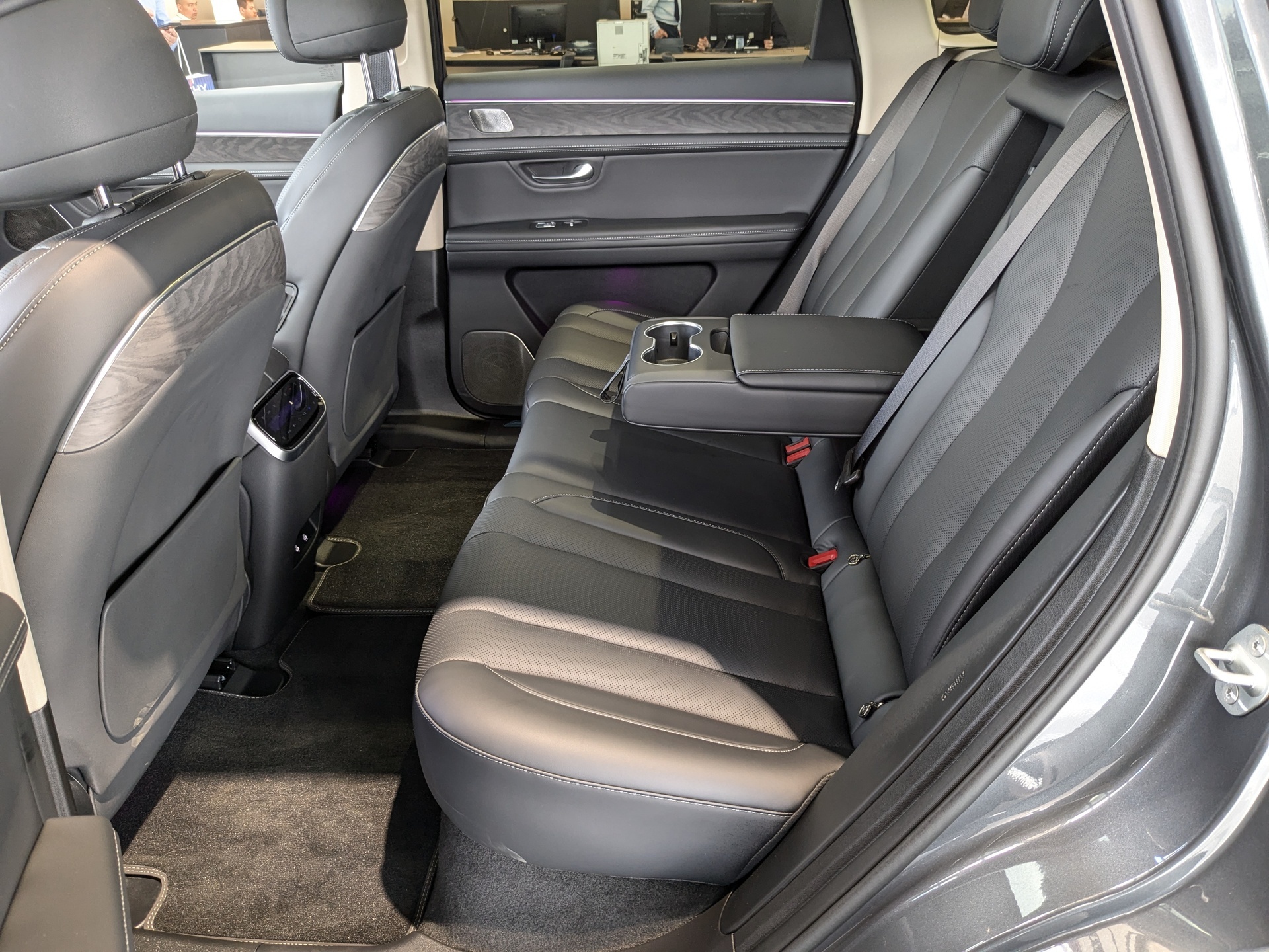 Фото Seres M7 MAX 5 Seats 1.5ELH/439 40кВт 4WD