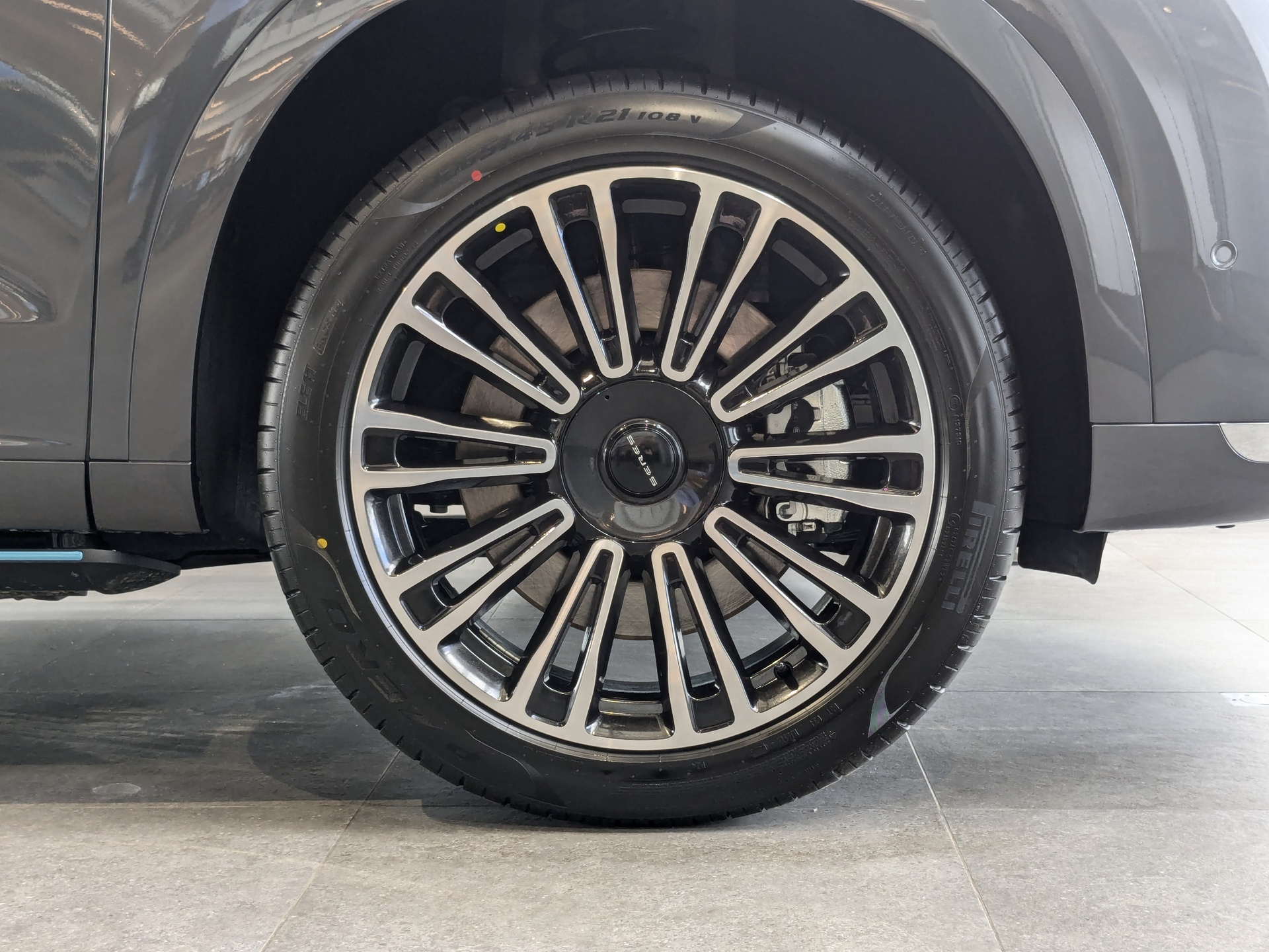Фото Seres M7 MAX 5 Seats 1.5ELH/439 40кВт 4WD