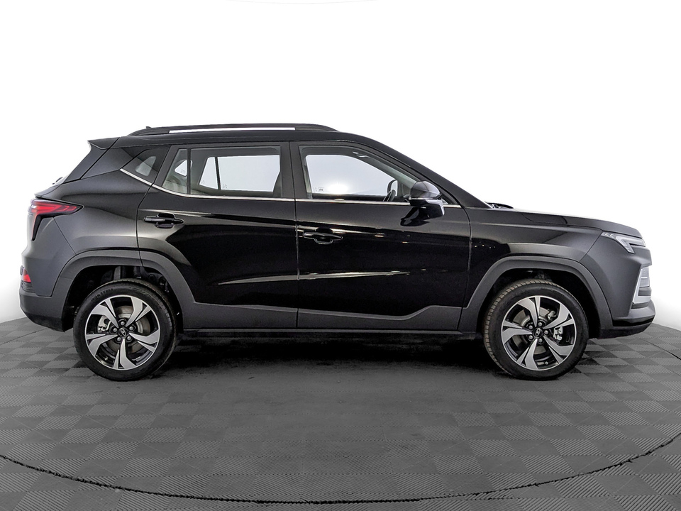Москвич 3 Стандарт Плюс 1.5T/136 CVT 5D