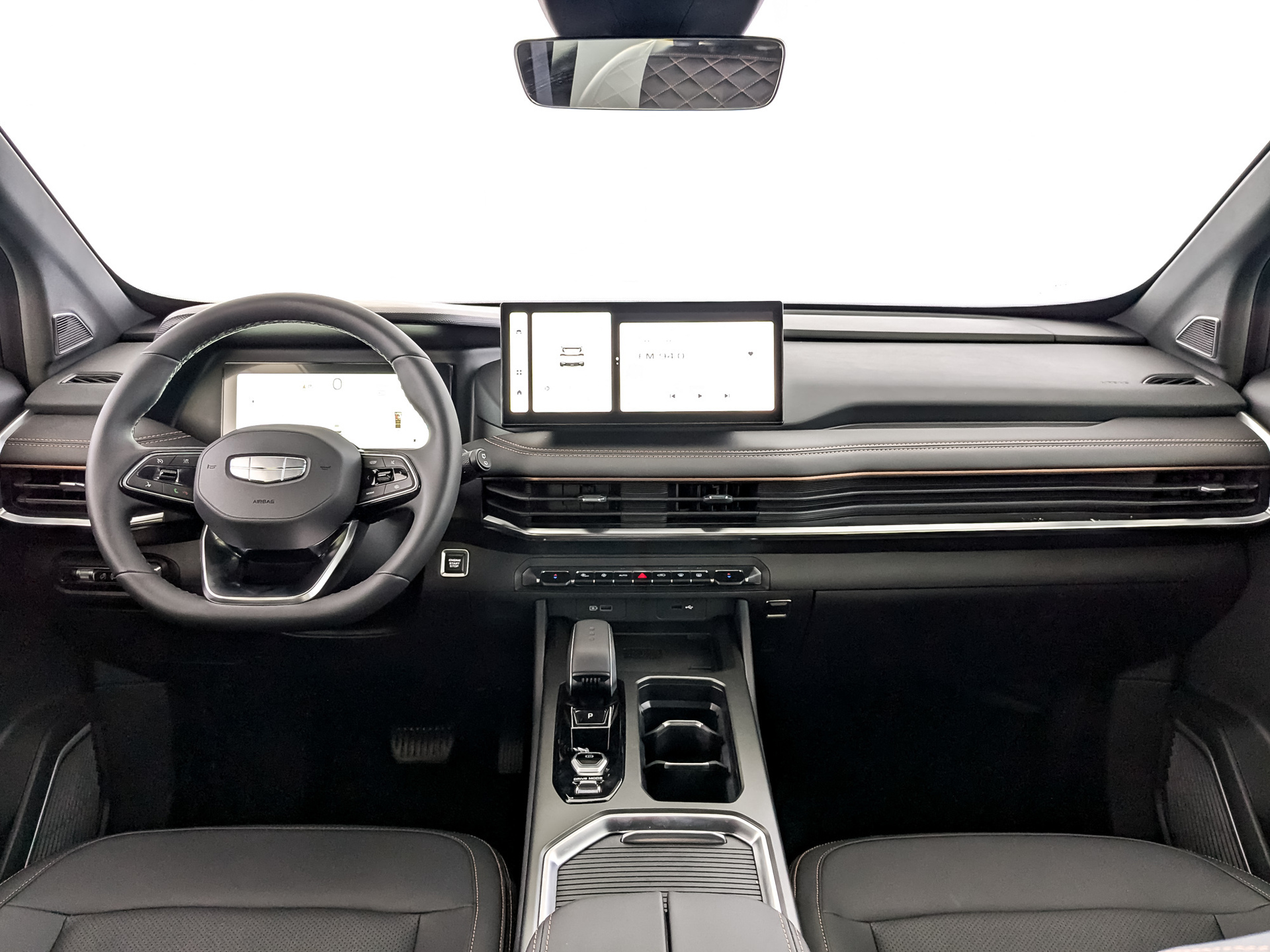 Фото Geely Okavango Flagship 2.0T/200 7RT 2WD