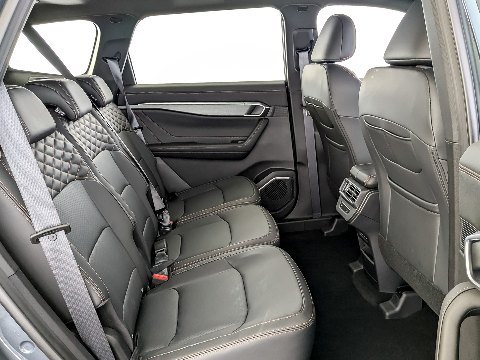 Фото Geely Okavango Flagship 2.0T/200 7RT 2WD