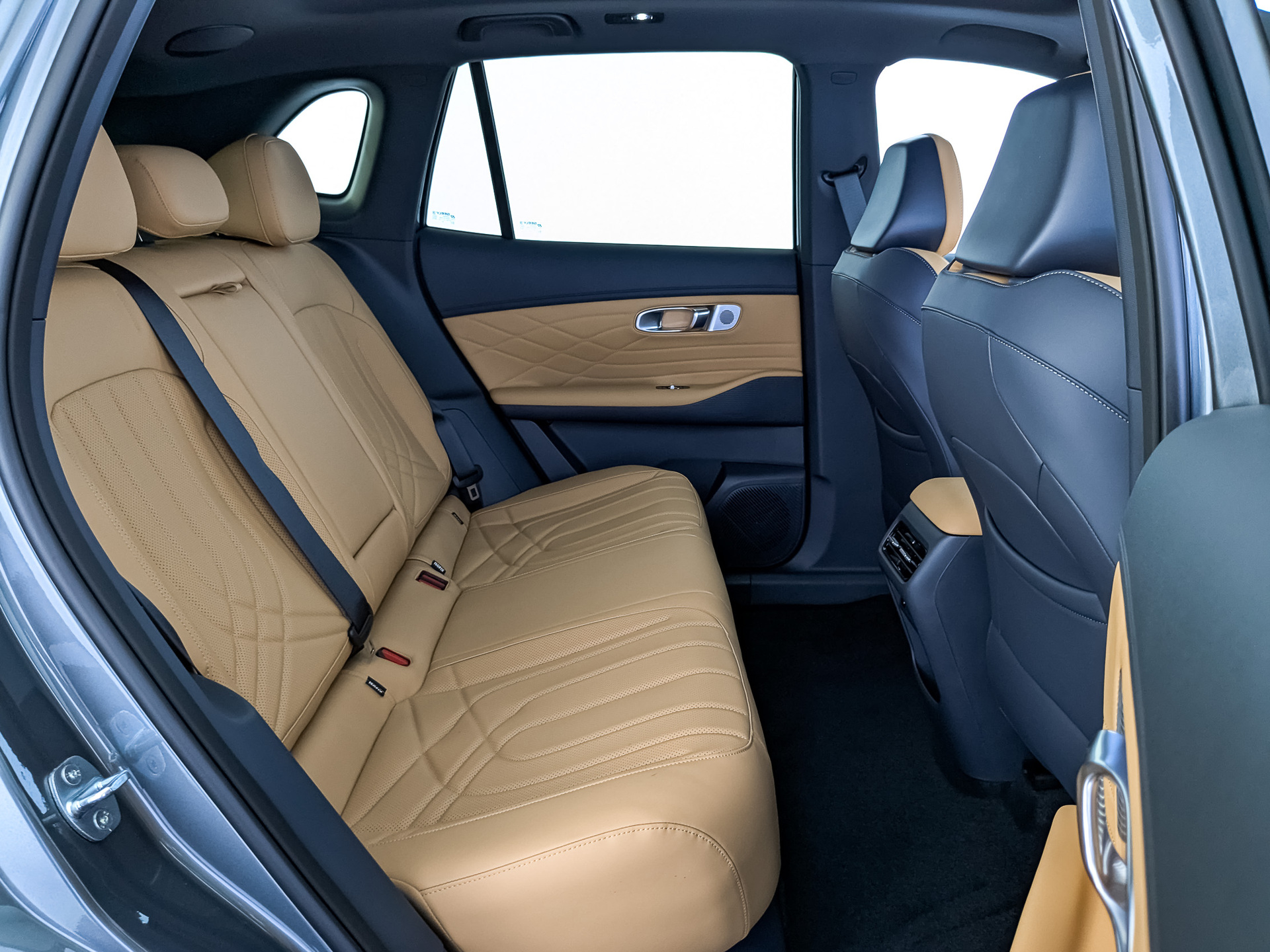 Фото Geely EX5 EM-i PHEV Max 1.5H/167 DHT 18.4кВт 2WD