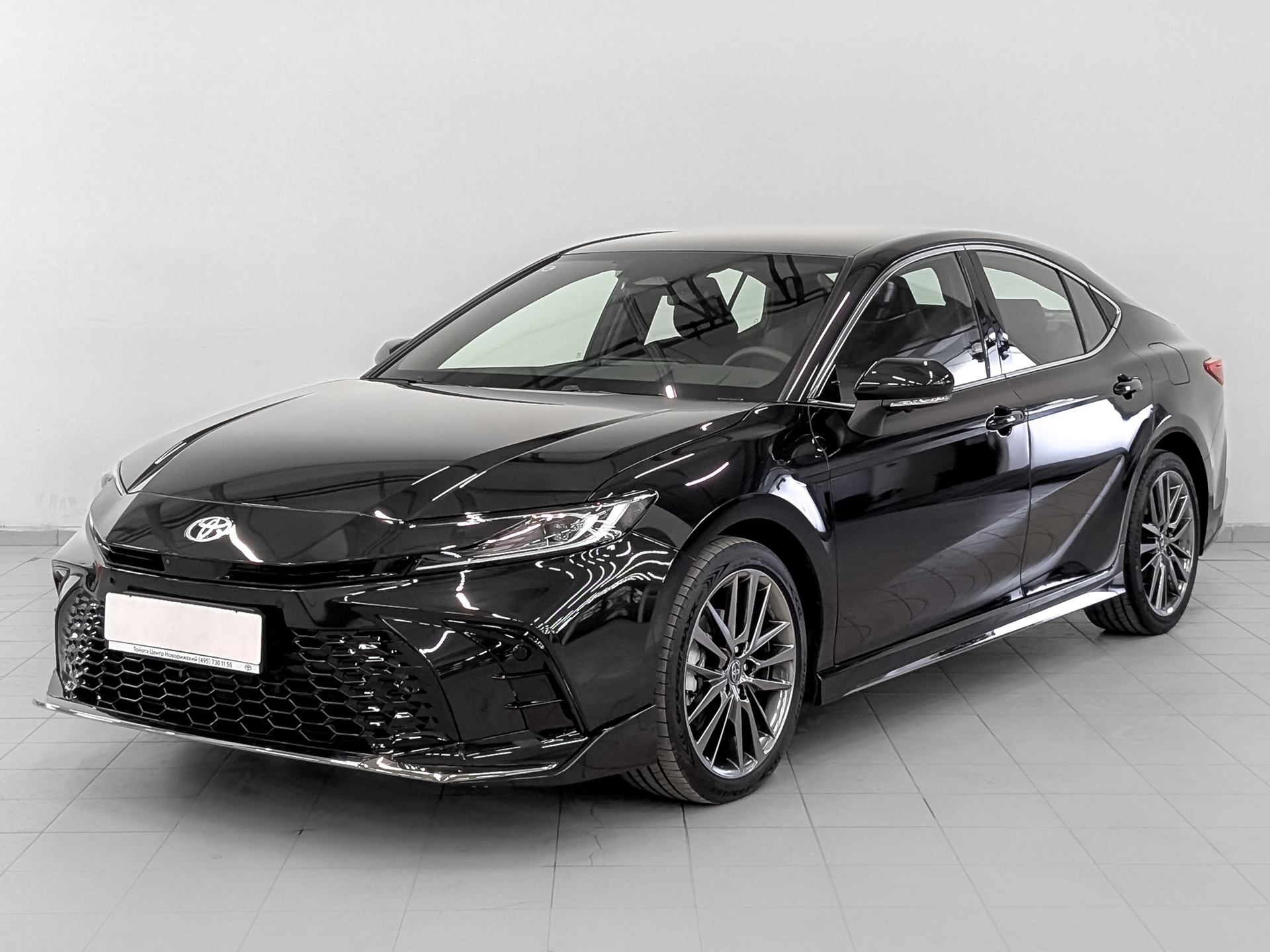 Фото Toyota Camry HXS Sports Plus 2.0H/197 CVT 4D