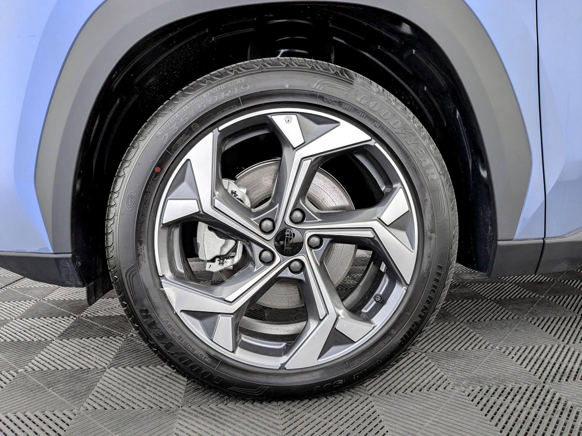 Фото Geely Atlas Flagship 2.0T/200 8AT 4WD