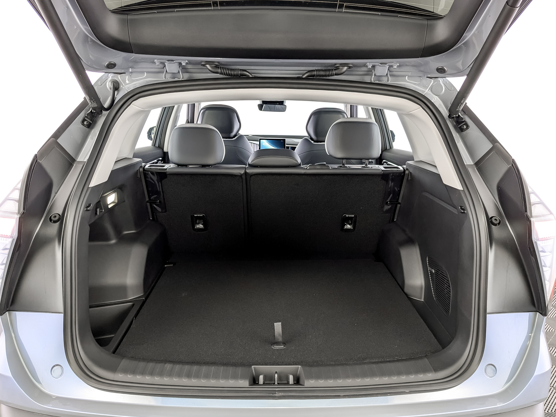 Фото Geely Atlas Flagship 2.0T/200 8AT 4WD
