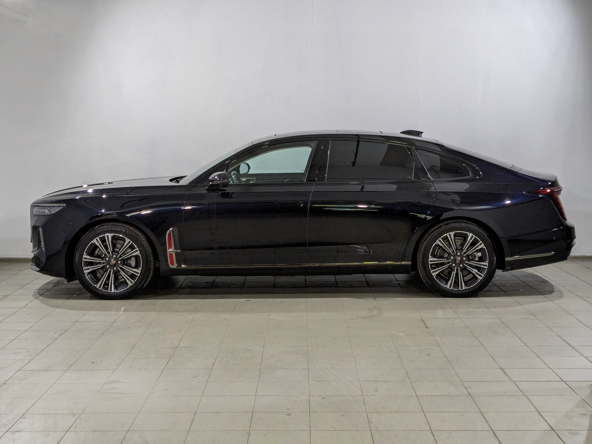 Фото Hongqi H9 FL Deluxe 2.0T/245 7RT RWD