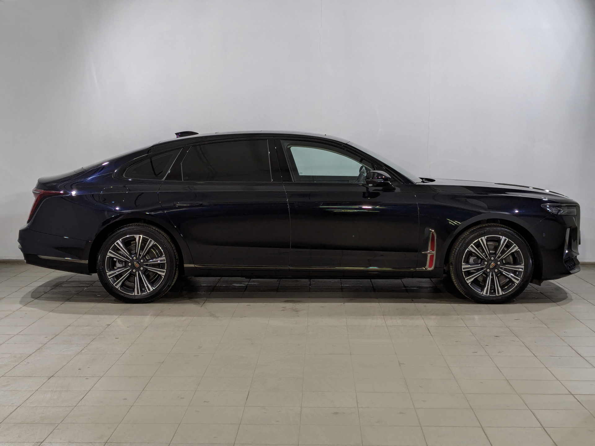 Фото Hongqi H9 FL Deluxe 2.0T/245 7RT RWD