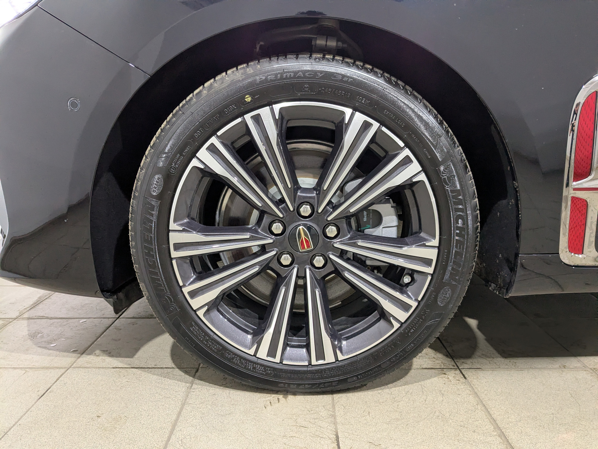 Фото Hongqi H9 FL Deluxe 2.0T/245 7RT RWD
