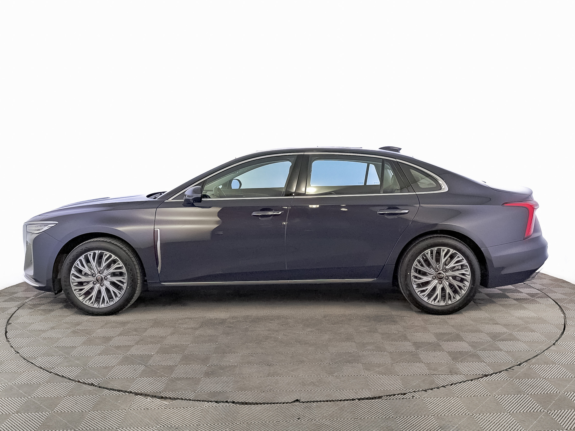 Фото Hongqi H5 Deluxe 2.0T/218 8AT 4D