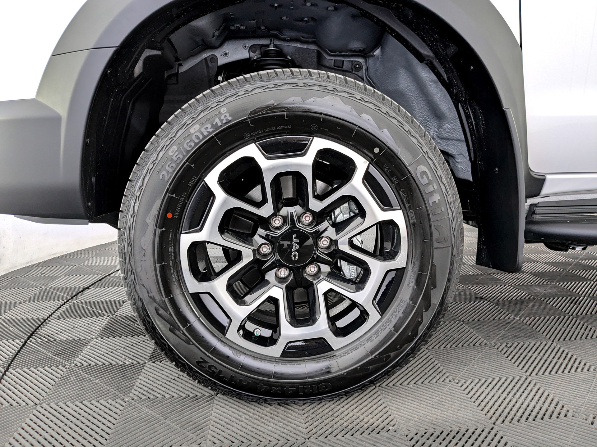 Фото JAC T9 Эксплор 2.0Т/224 8AT 4П
