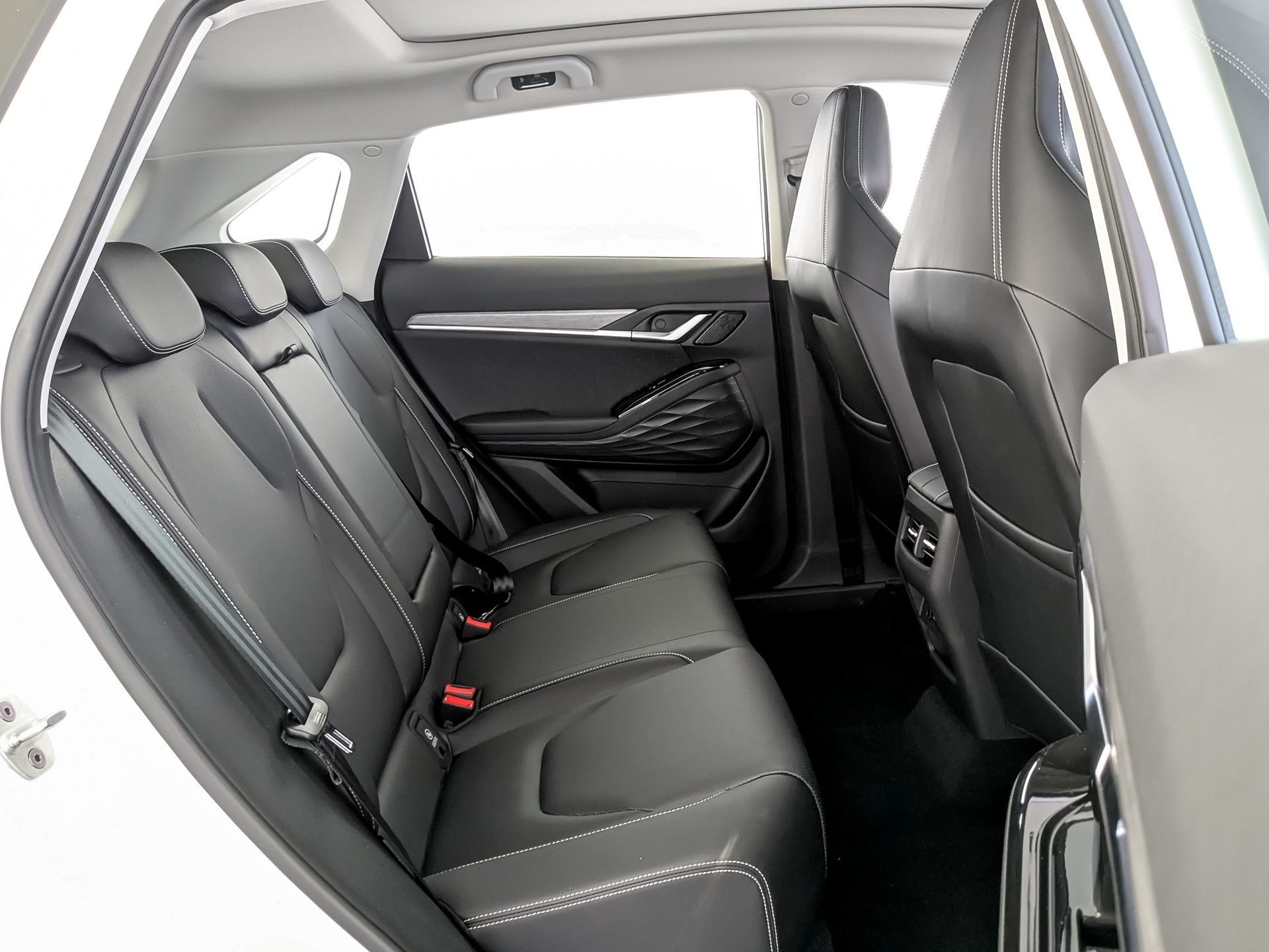Фото JAC JS6 Флагшип 1.5T/174 6РТ 5Д