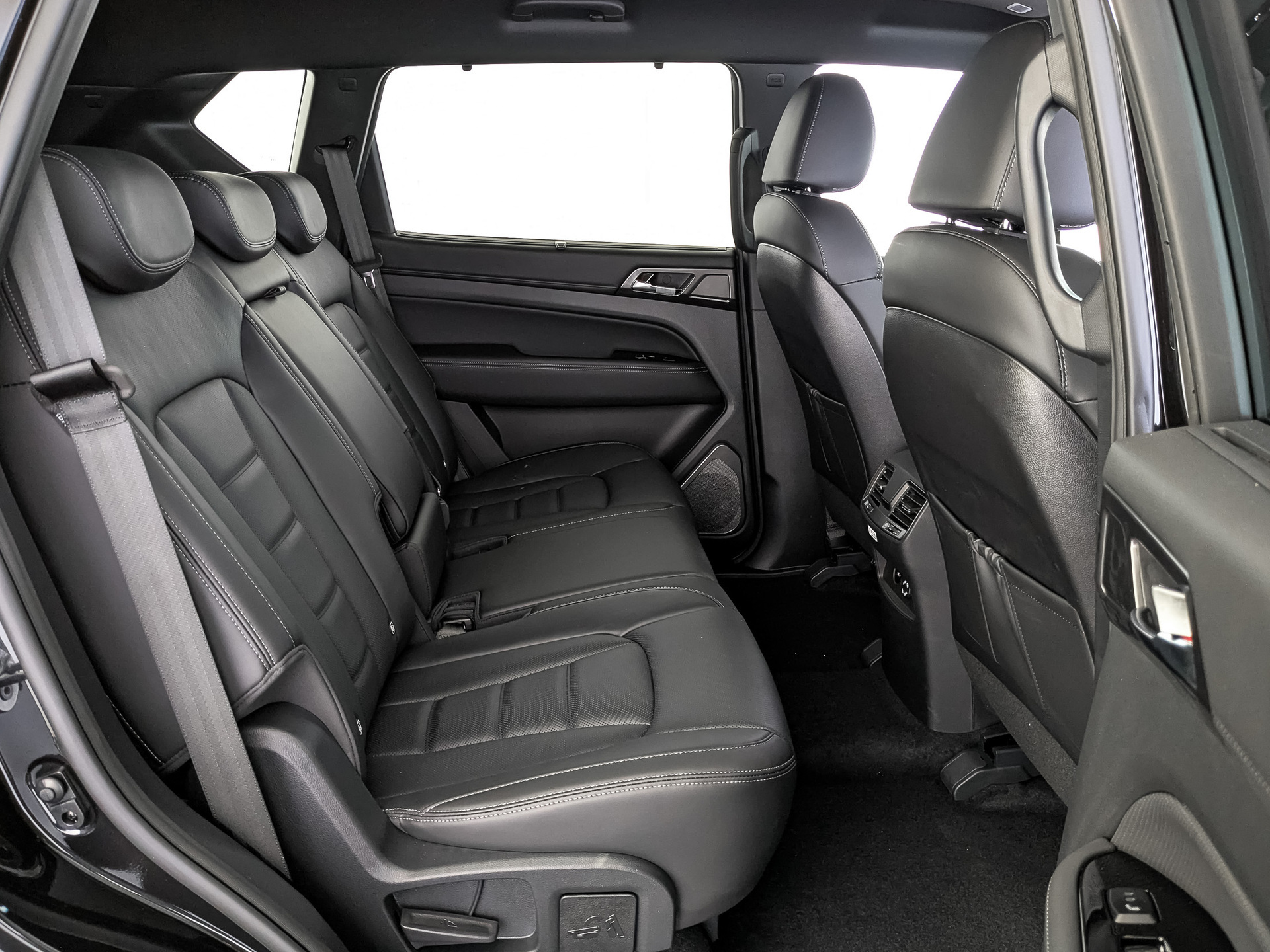 Фото KGM Rexton Премьер 2.0T/225 6AT 4П