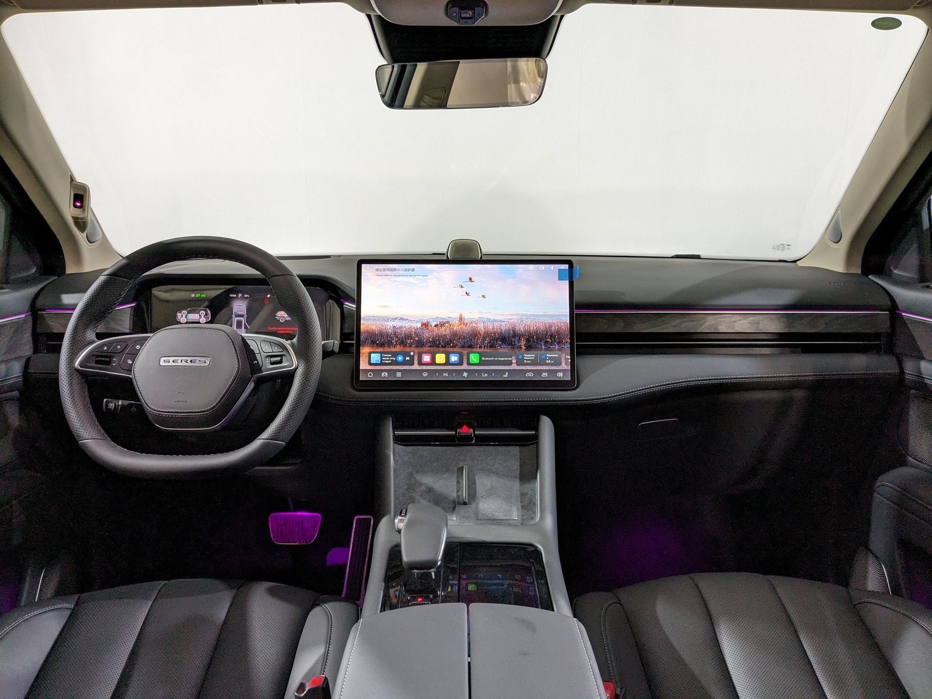 Фото Seres M7 PRO 5 Seats 1.5ELH/439 40кВт 4WD