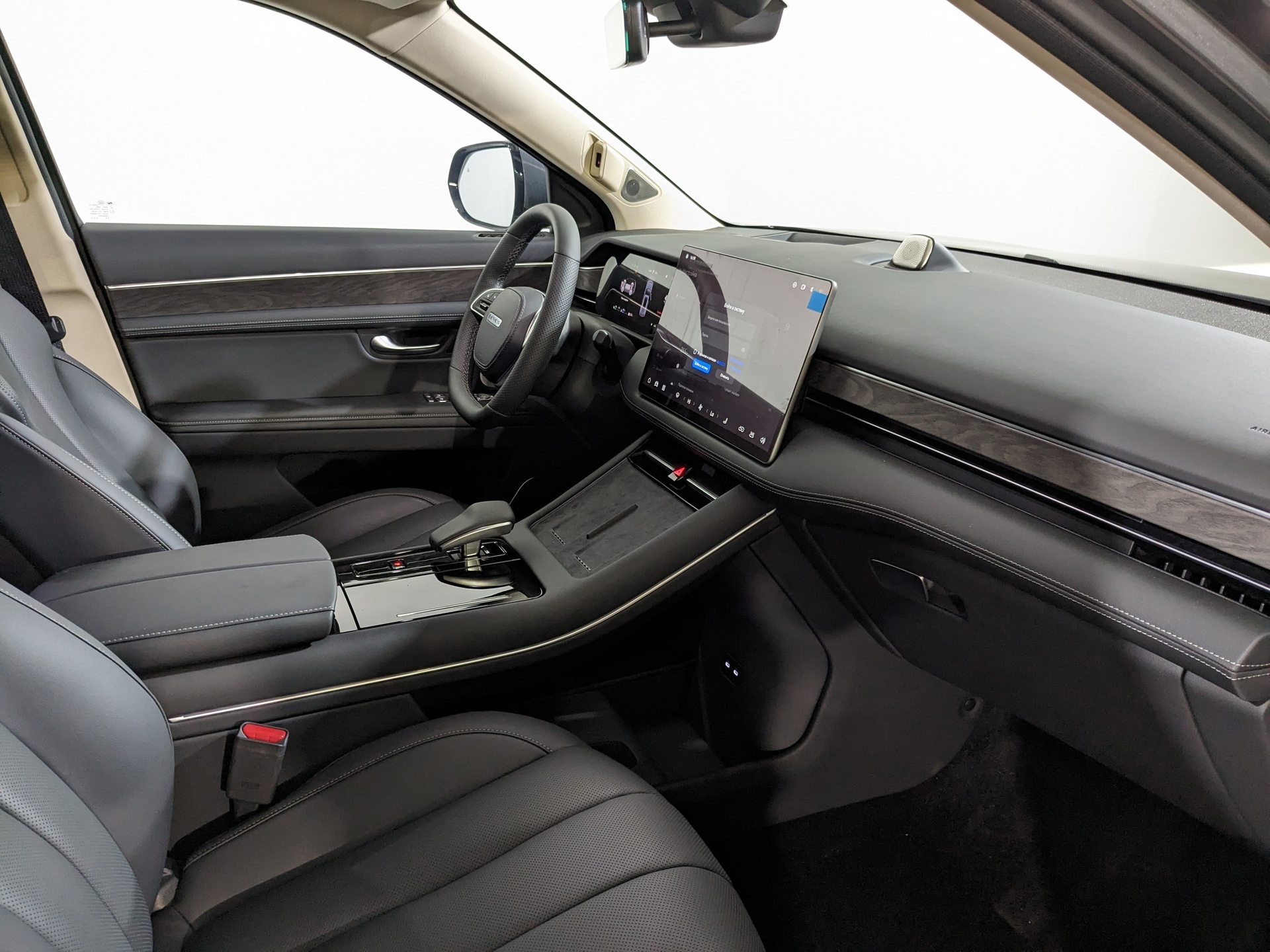 Фото Seres M7 PRO 5 Seats 1.5ELH/439 40кВт 4WD