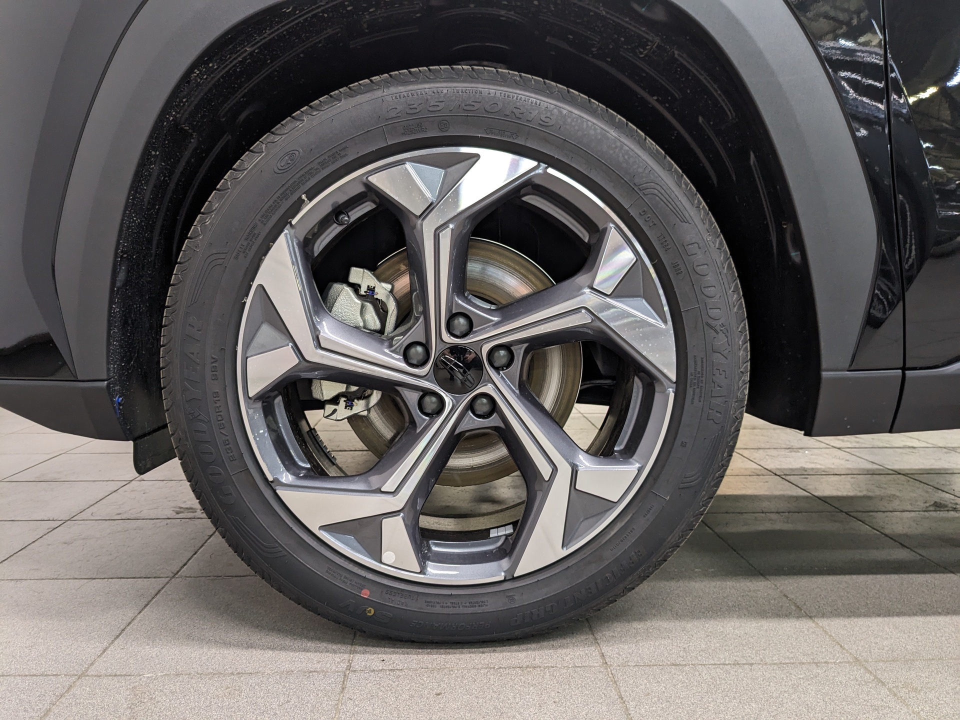 Фото Geely Atlas Flagship 2.0T/200 8AT 4WD