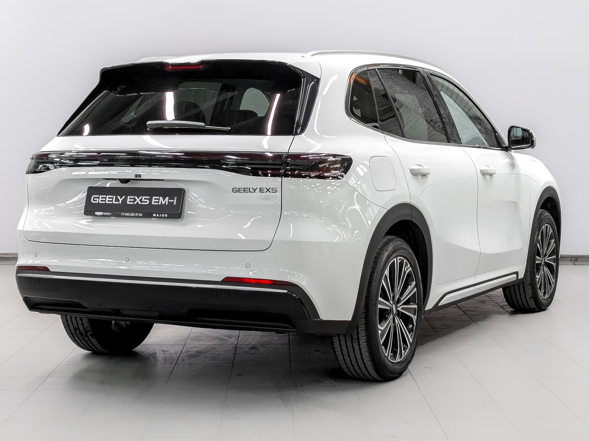 Фото Geely EX5 EM-i PHEV Max 1.5H/167 DHT 18.4кВт 2WD