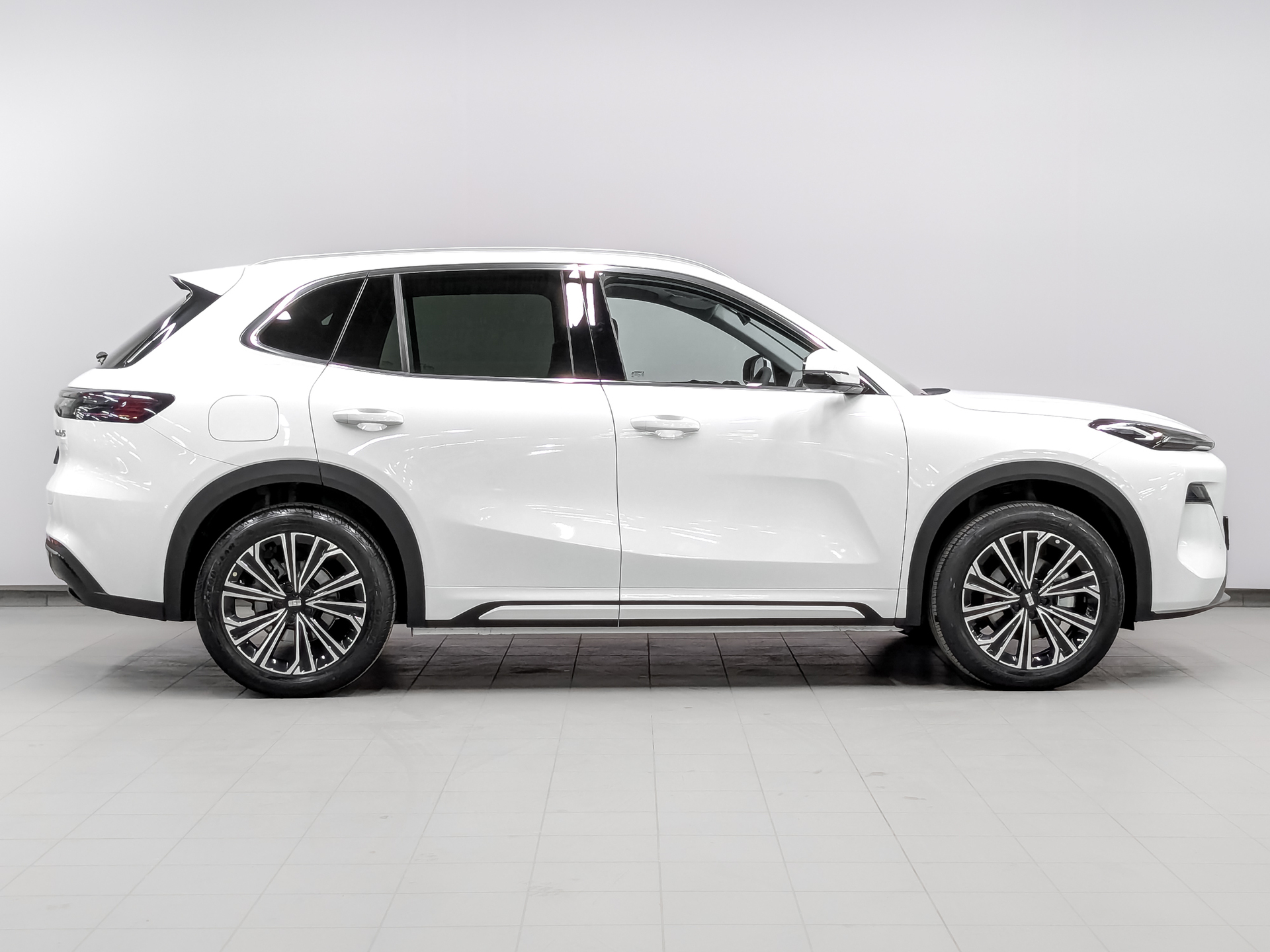 Фото Geely EX5 EM-i PHEV Max 1.5H/167 DHT 18.4кВт 2WD