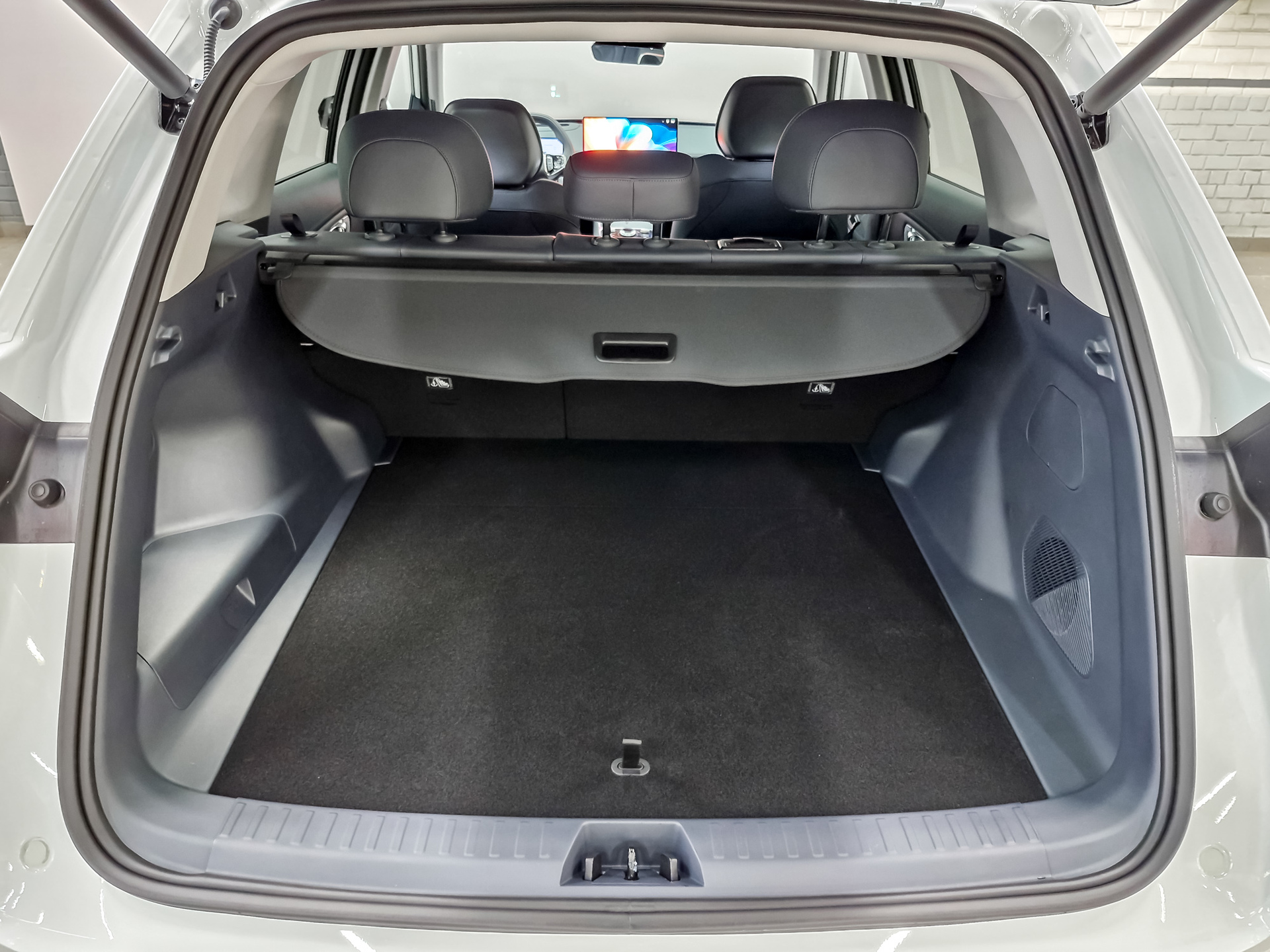Фото Geely EX5 EM-i PHEV Max 1.5H/167 DHT 18.4кВт 2WD