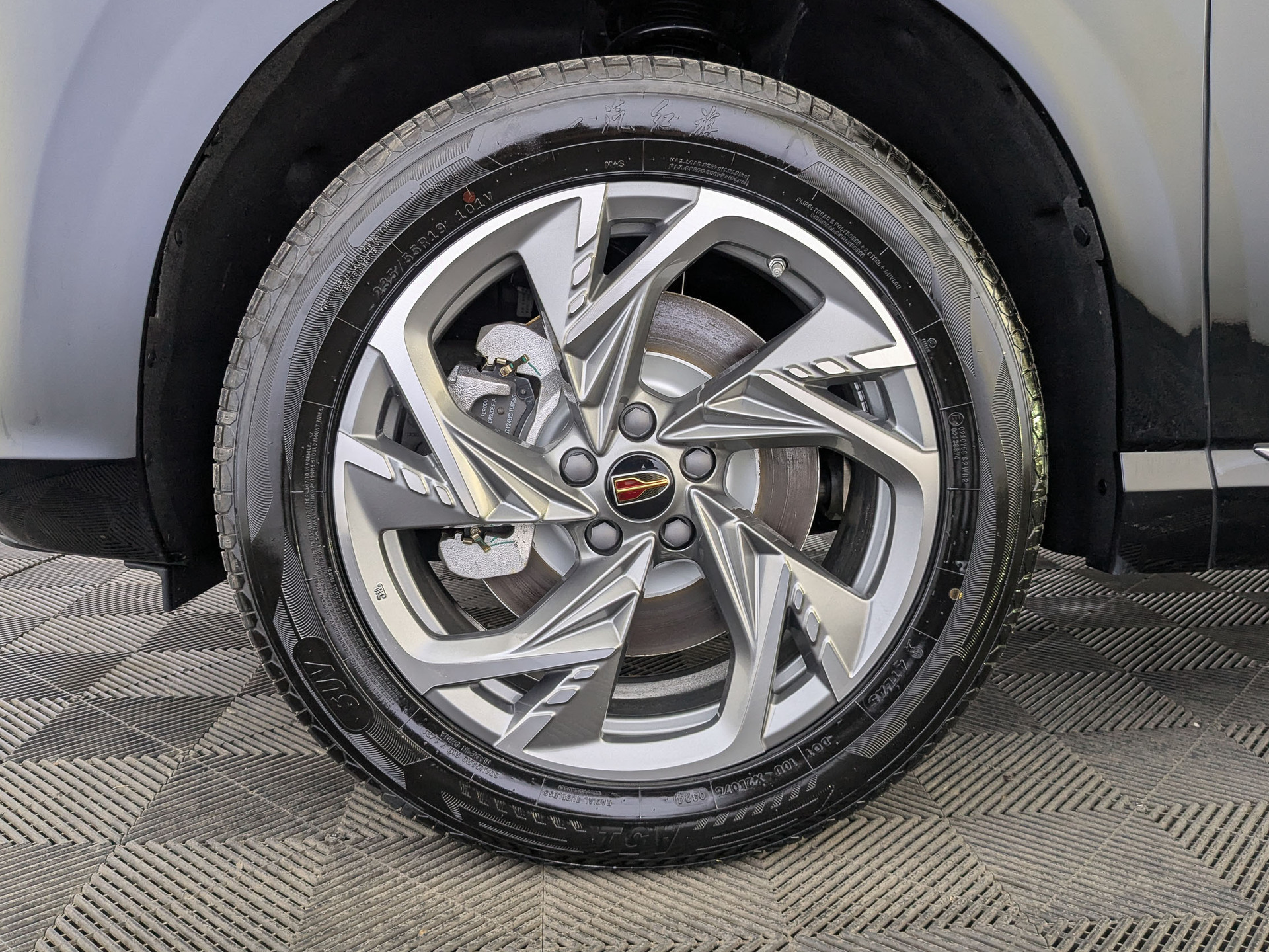 Фото Hongqi HS3 Comfort 1.5Т/156 7RT FWD
