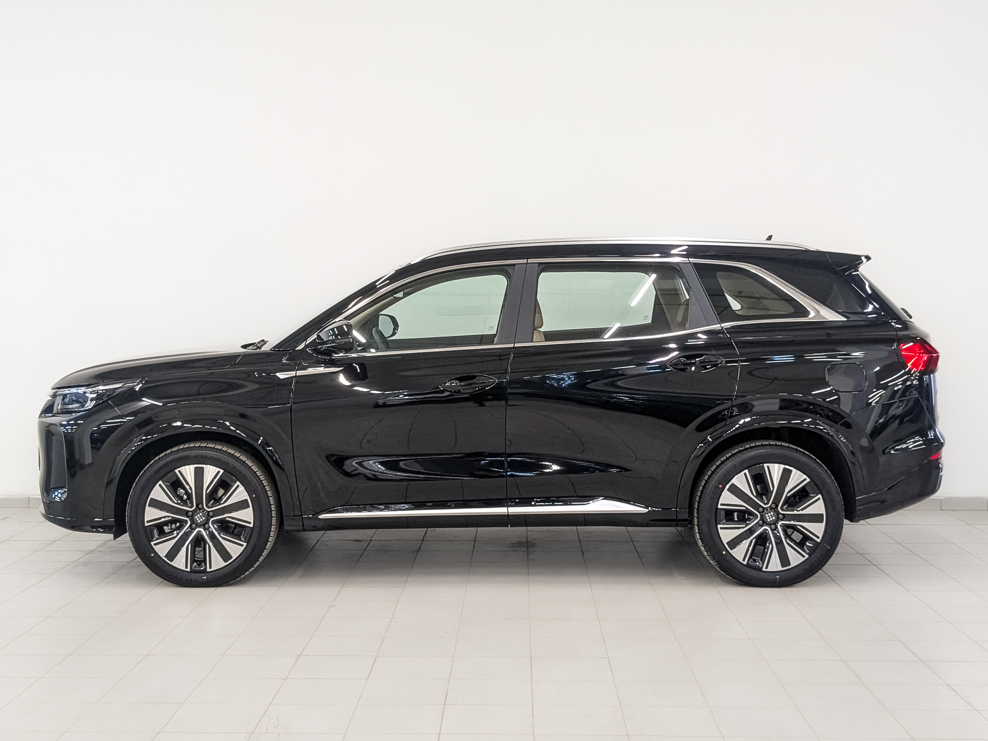 Фото Evolute i-SPACE FL 1.5ELH/95 25кВт 4WD 5S