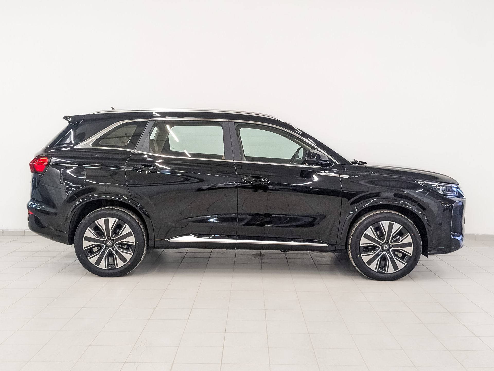 Фото Evolute i-SPACE FL 1.5ELH/95 25кВт 4WD 5S