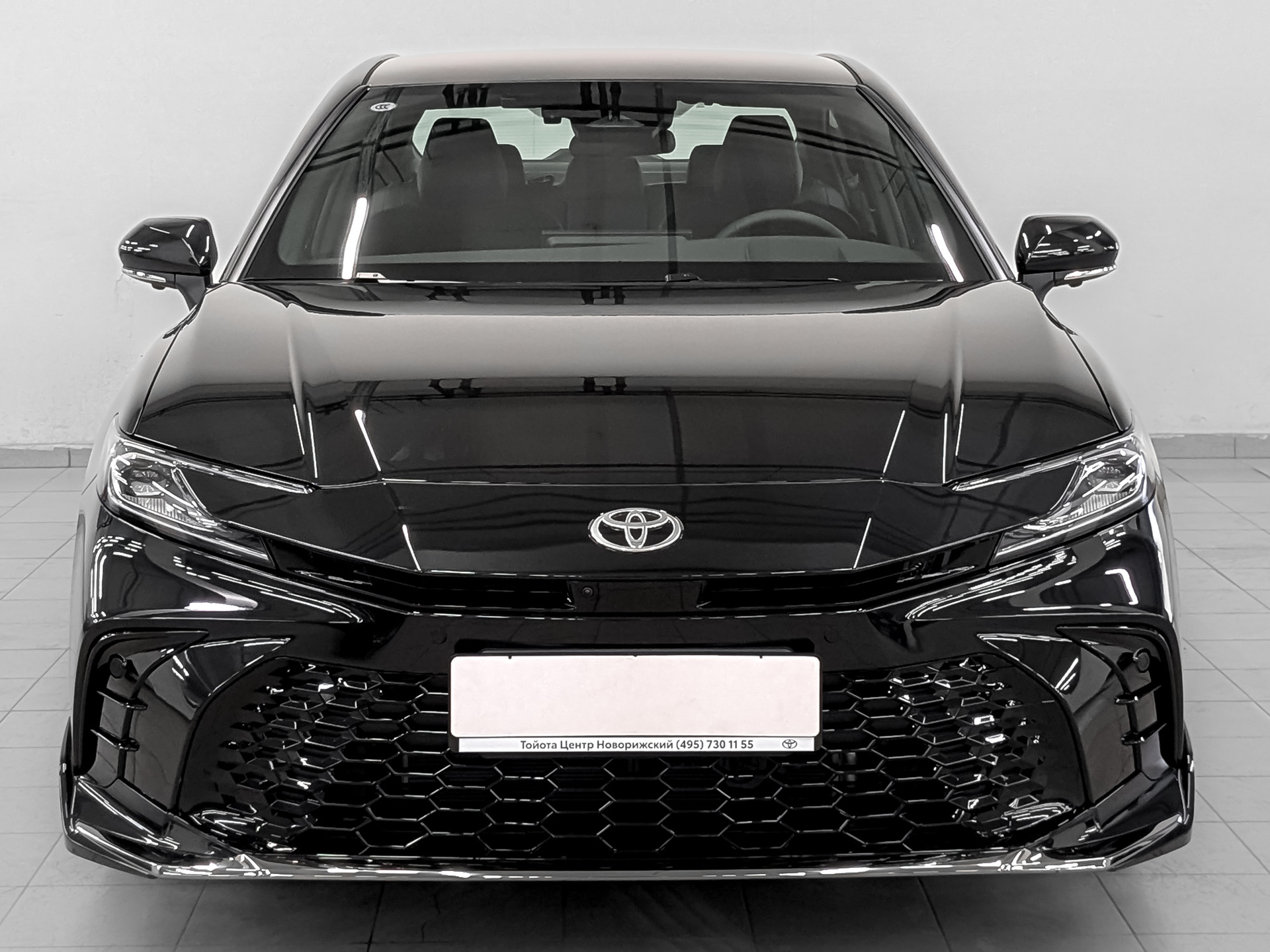 Фото Toyota Camry HXS Sports Plus 2.0H/197 CVT 4D