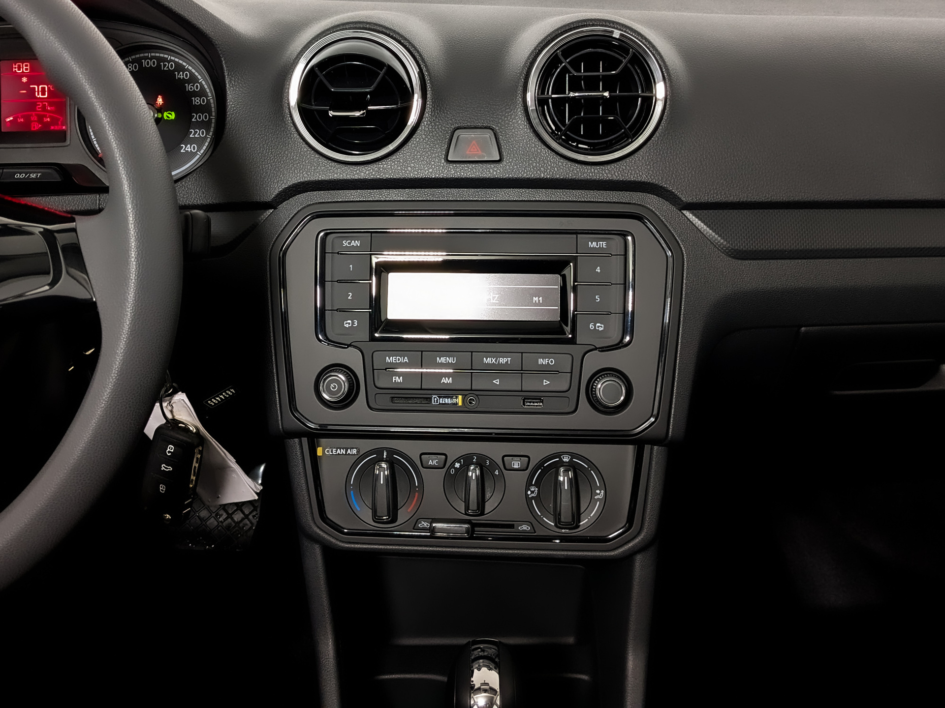 Фото Jetta VA3 Стандарт 1.5L/112 6AT