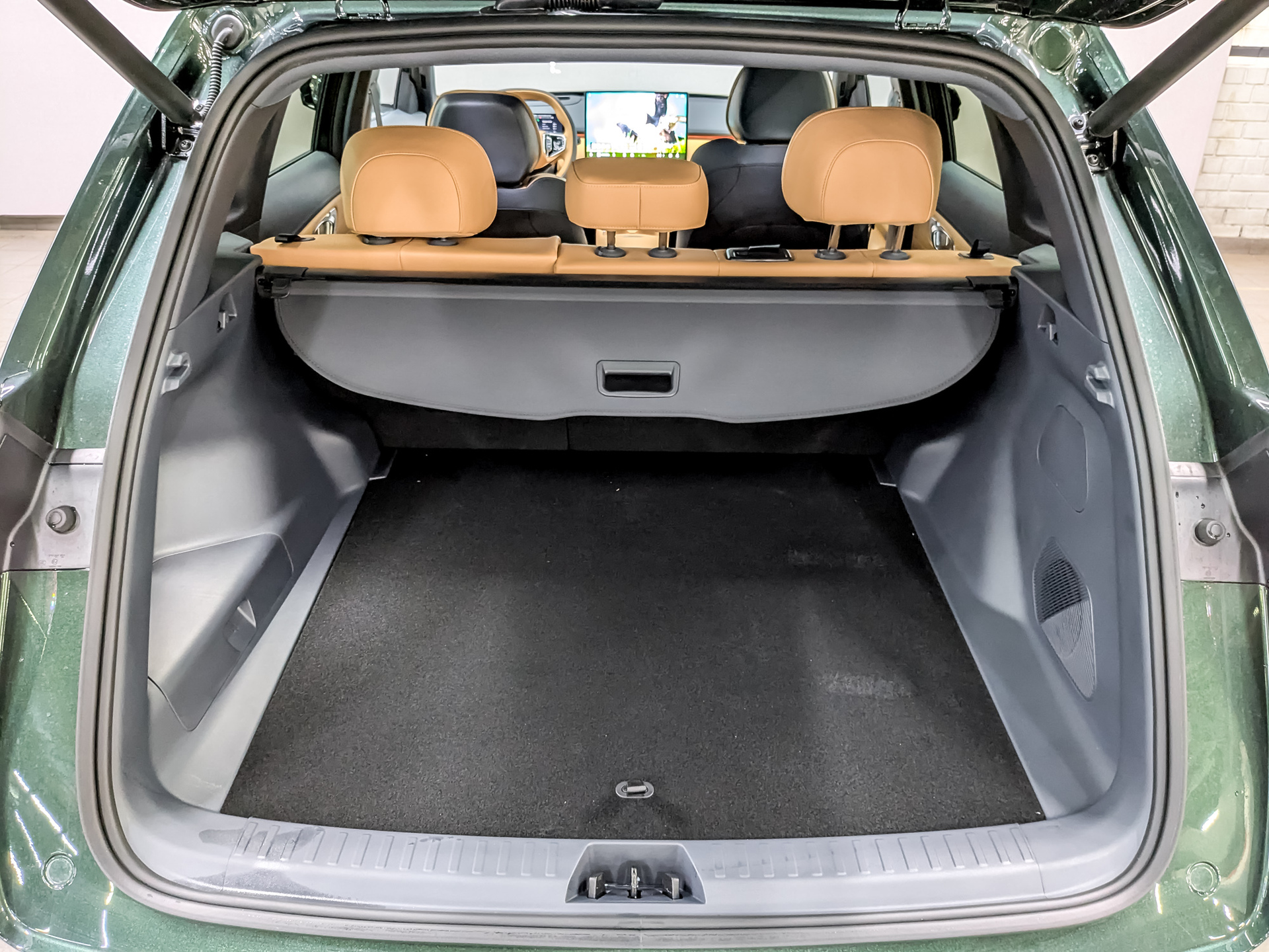 Фото Geely EX5 EM-i PHEV Max 1.5H/167 DHT 18.4кВт 2WD