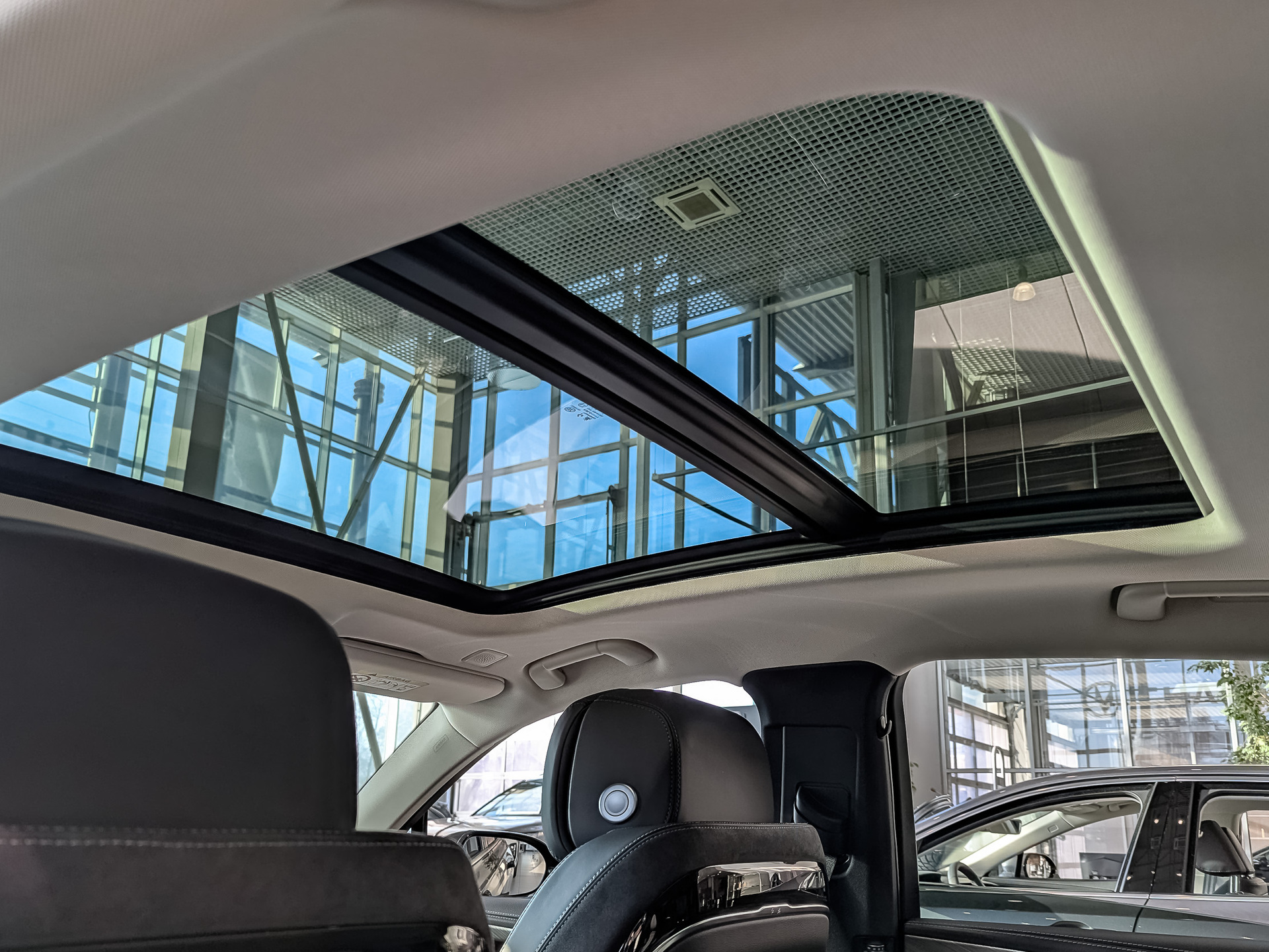Фото Hongqi H9 Deluxe Single Color 2.0T/245 7RT RWD