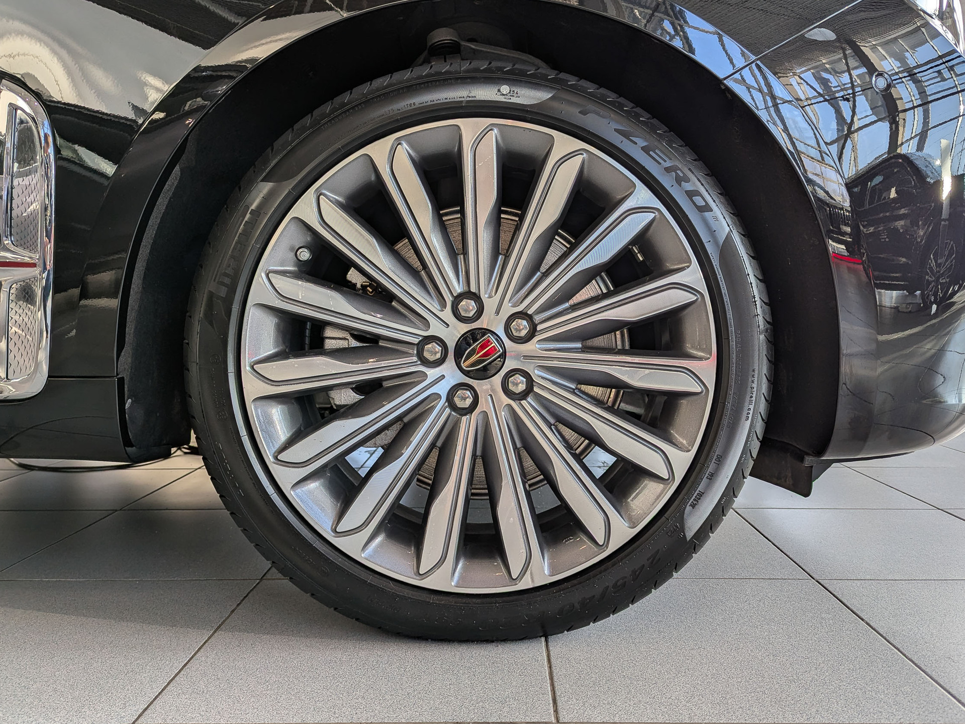 Фото Hongqi H9 Deluxe Single Color 2.0T/245 7RT RWD