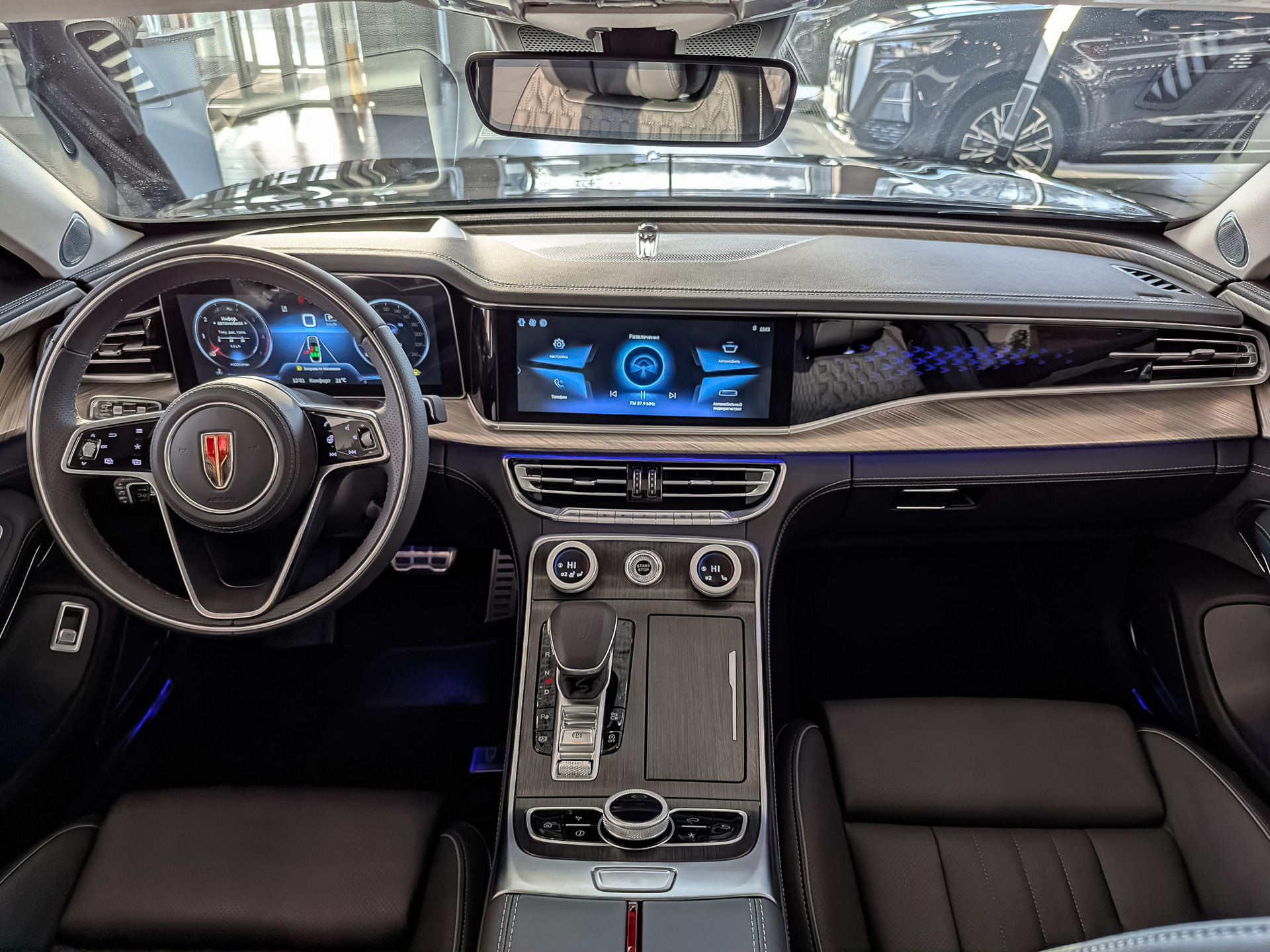 Фото Hongqi H9 Deluxe Single Color 2.0T/245 7RT RWD