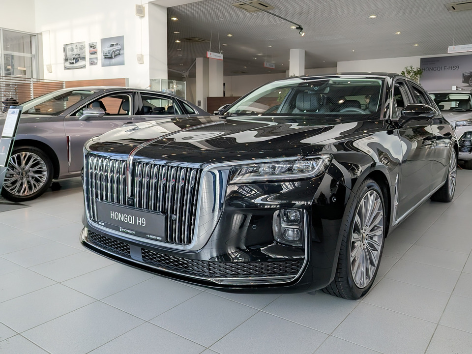 Hongqi H9 Deluxe Single Color 2.0T/245 7RT RWD