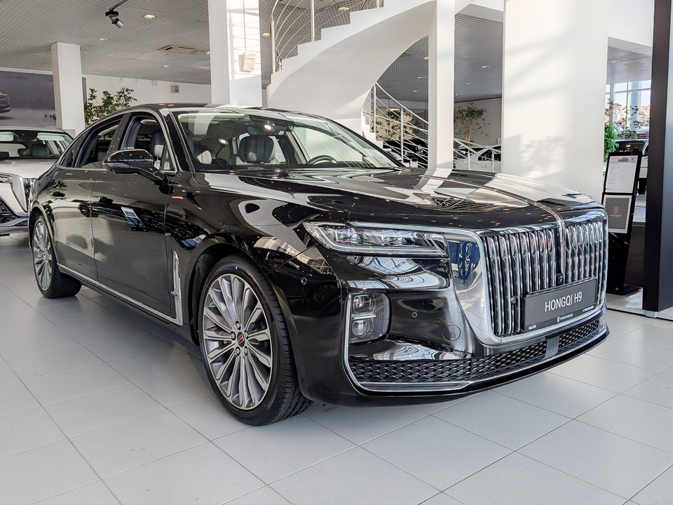 Hongqi H9 Deluxe Single Color 2.0T/245 7RT RWD