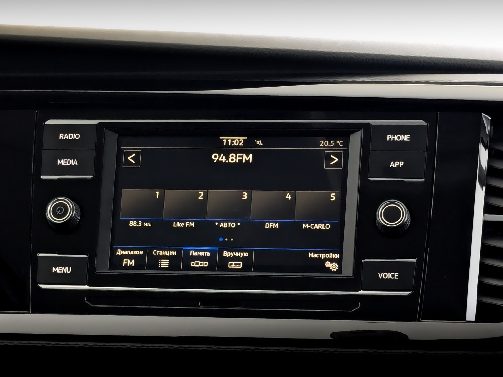 VOLKSWAGEN Multivan 2.00 (150 л.с), автомат, 2021, пробег 68 484 км