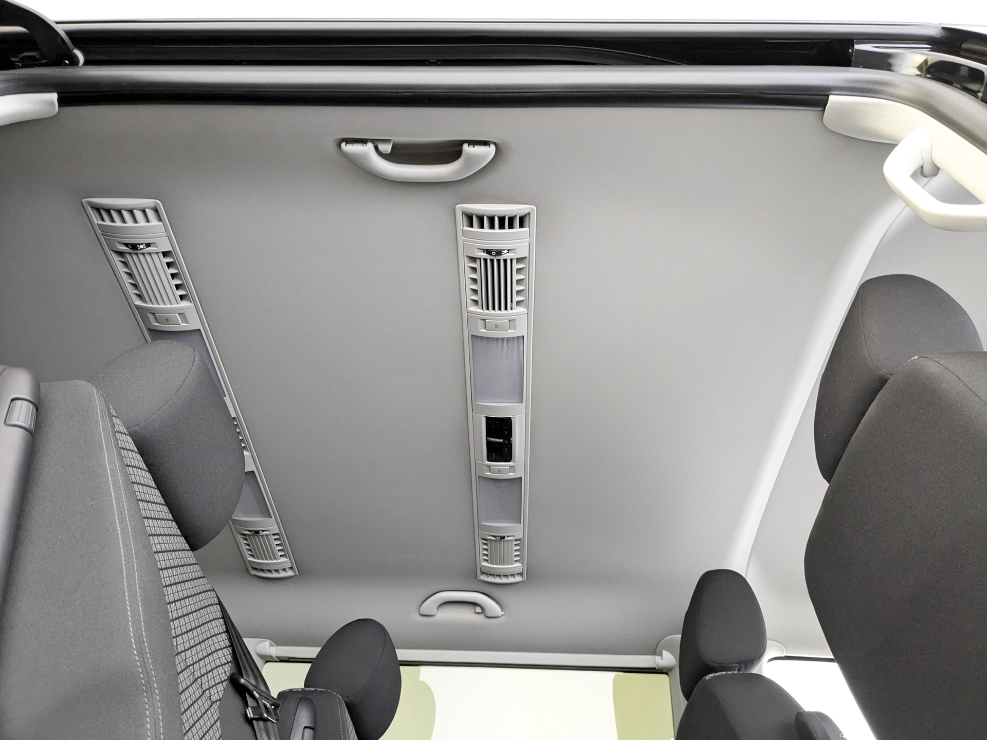 VOLKSWAGEN Multivan 2.00 (150 л.с), автомат, 2021, пробег 68 484 км