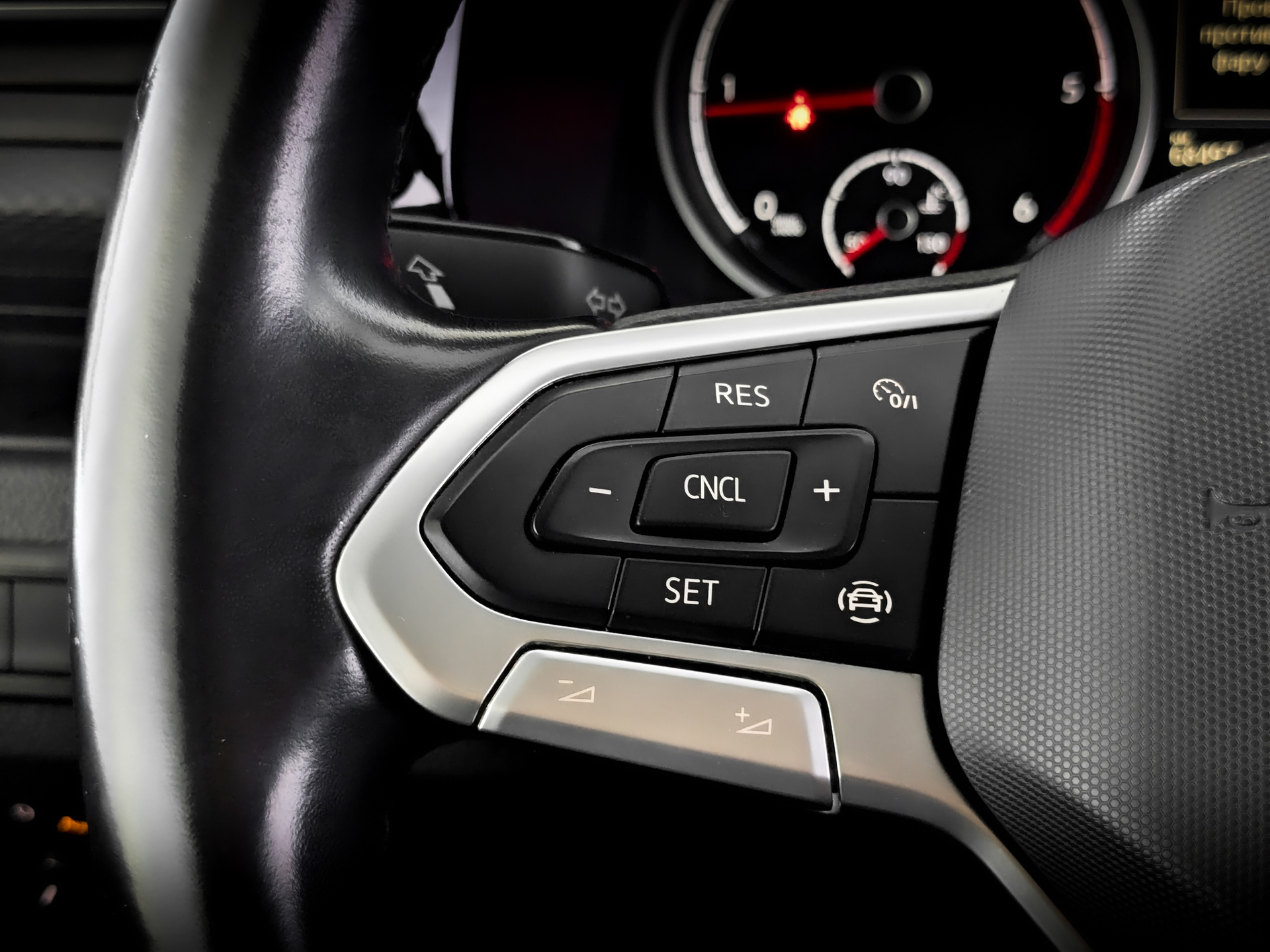 VOLKSWAGEN Multivan 2.00 (150 л.с), автомат, 2021, пробег 68 484 км