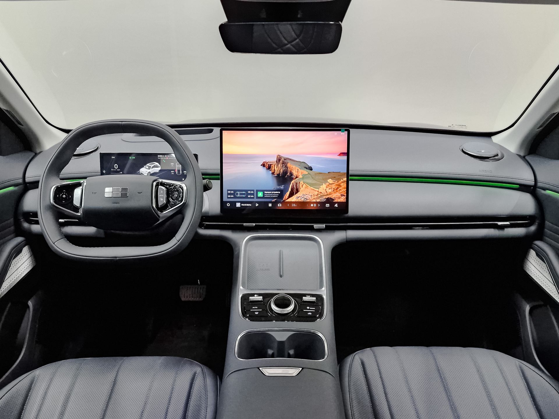 Фото Geely EX5 EM-i PHEV Max 1.5H/167 DHT 18.4кВт 2WD