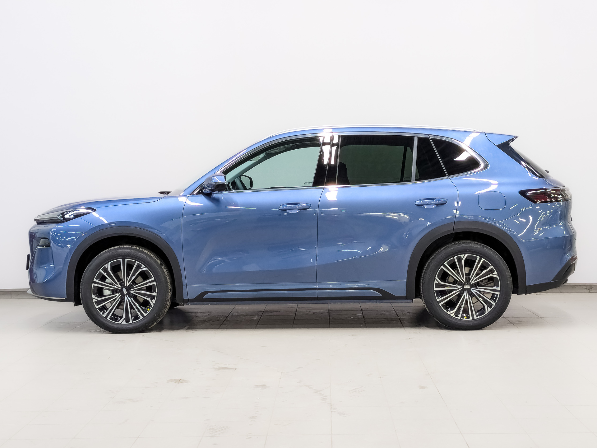 Фото Geely EX5 EM-i PHEV Max 1.5H/167 DHT 18.4кВт 2WD