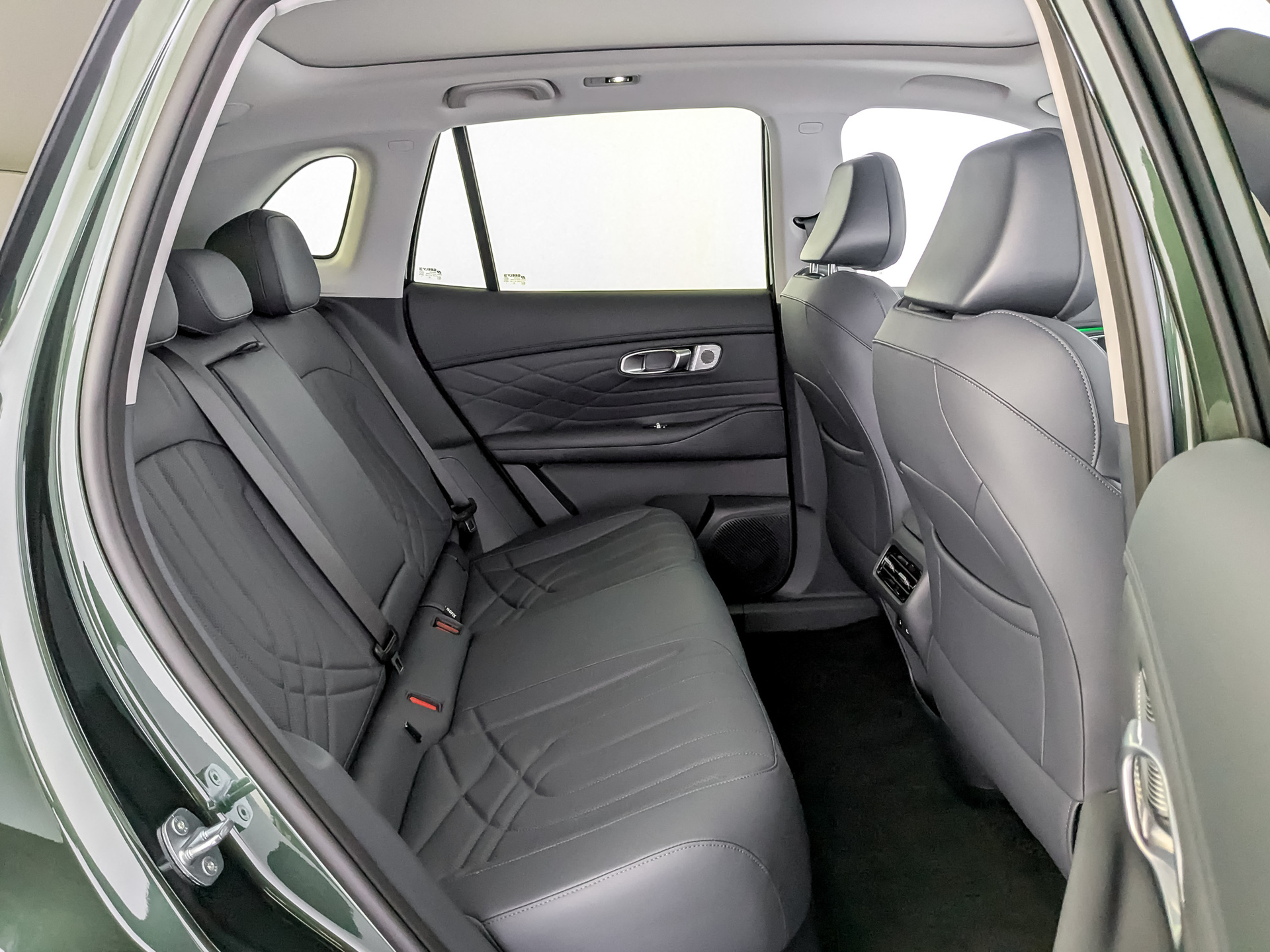 Фото Geely EX5 EM-i PHEV Max 1.5H/167 DHT 18.4кВт 2WD
