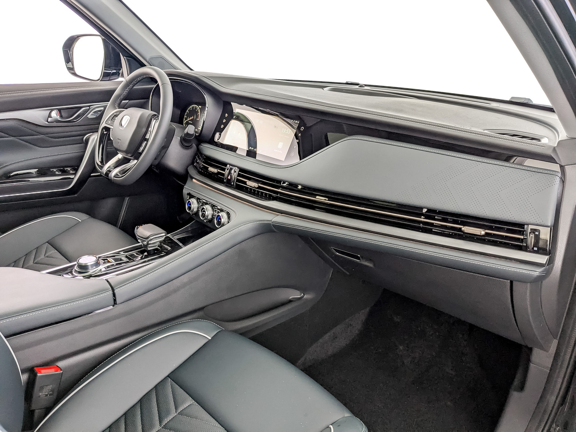 Фото Changan CS95FL Техно Black Edition 2.0T/226 8AT Полный привод