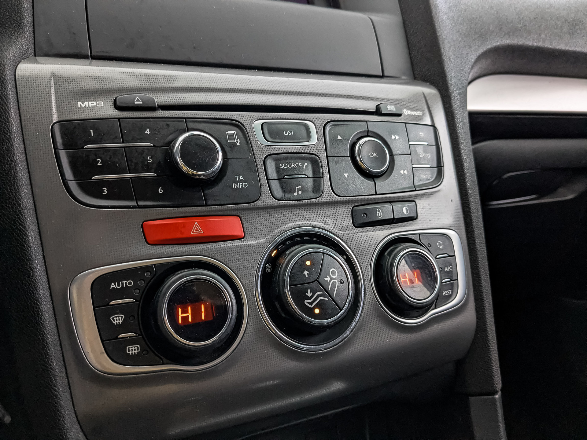 CITROEN C4 1.60 (115 л.с), автомат, 2020, пробег 98 568 км