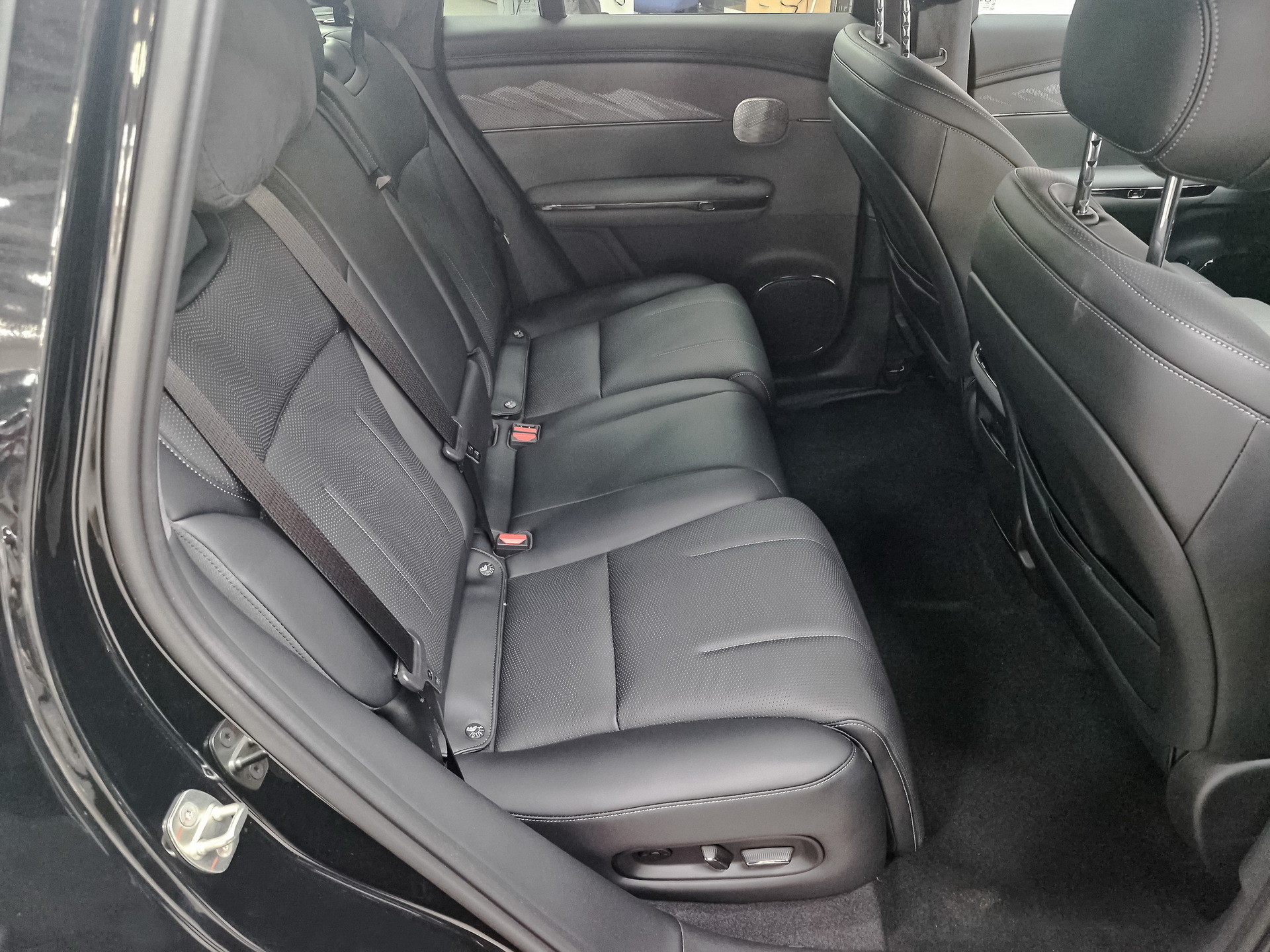 Фото GAC S7 SX Premium 1.5ELH/122 36.3кВт 4WD