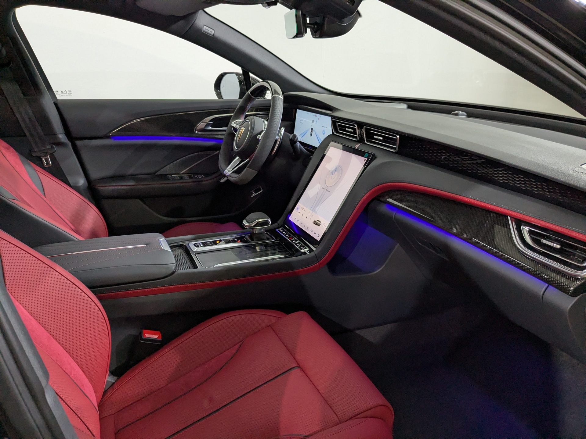 Фото Hongqi H6 Dynamic 2.0T/245 8AT 5L