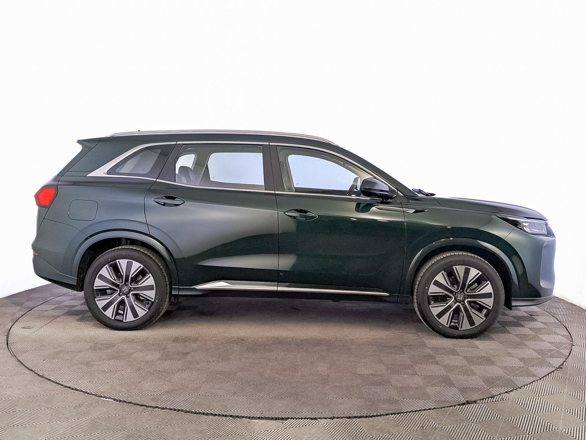 Фото Evolute i-SPACE FL 1.5ELH/95 25кВт 4WD 5S