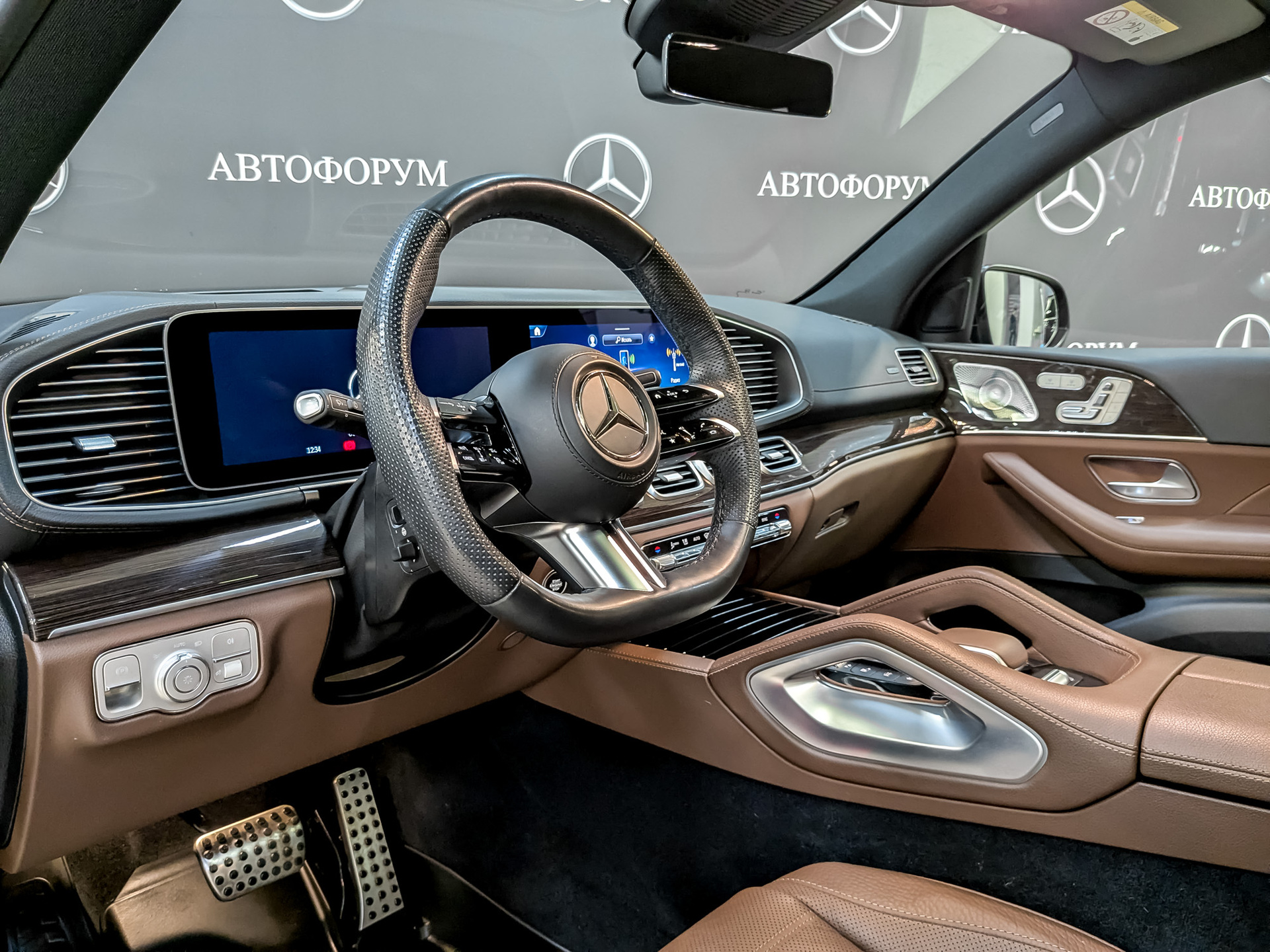 MERCEDES-BENZ GLS 3.00 (381 л.с), автомат, 2024, пробег 50 602 км